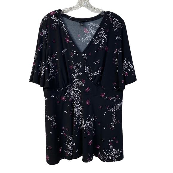 Women's TORRID SZ 2 Short Sleeve Top Blouse Black Floral Print Stretchy - Picture 2 of 8